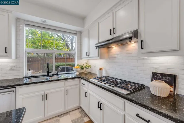 $1,590,000 | 942 Monet Circle, Walnut Creek, CA 94597