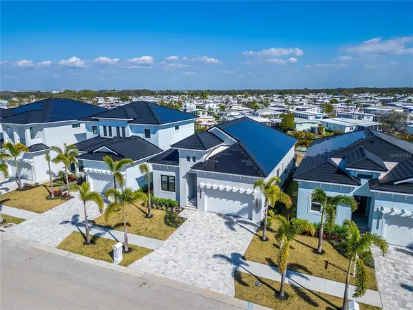 $1,049,000 | 6540 Simone Shores Circle, Apollo Beach, FL 33572