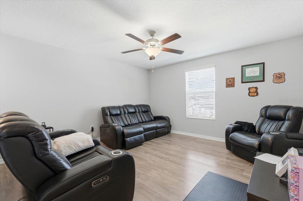 2175 Old Mining Road Lakeland, FL 33801 - Photo 35 of 51 a living room with furniture