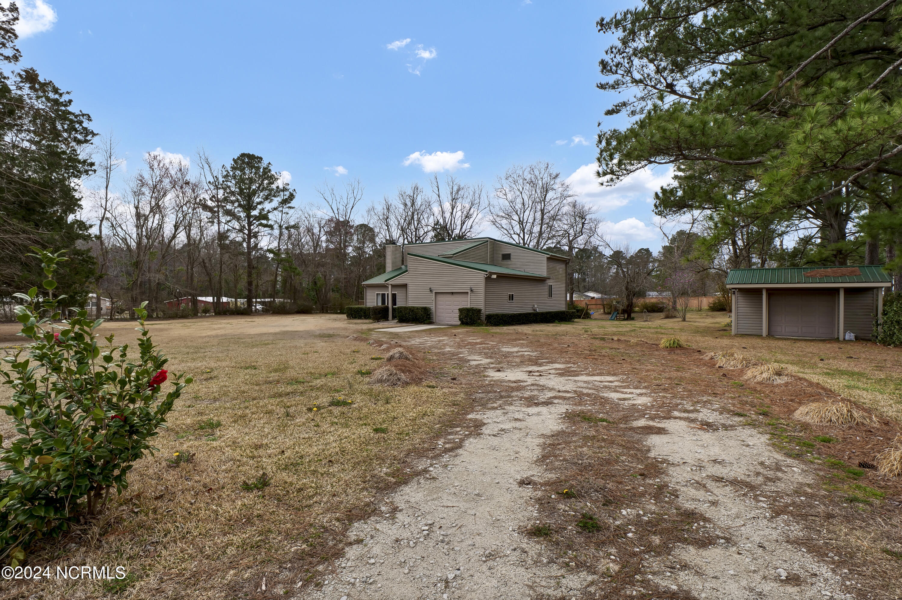 105 Scott-Jenkins Road Jacksonville, NC 28540 - Photo 3 of 28 P6300629