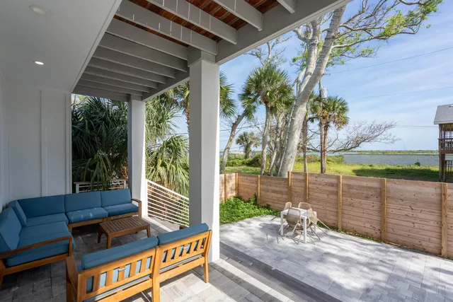 a bench sitting in front of a building
