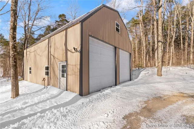 $549,900 | 7075 Abbey Woods Drive Northeast, New Salisbury, IN 47161