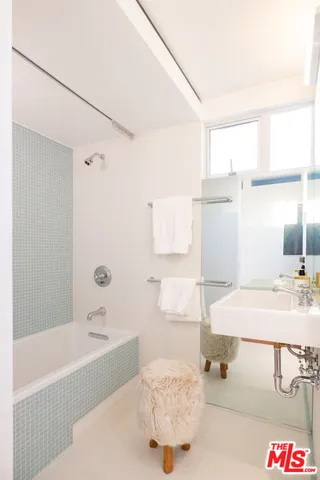 $2,995,000 | 6300 Mulholland Highway, Los Angeles, CA 90068