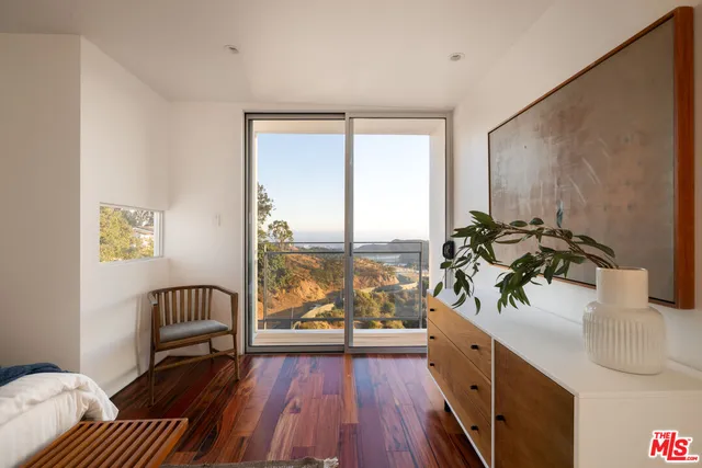 $2,995,000 | 6300 Mulholland Highway, Los Angeles, CA 90068