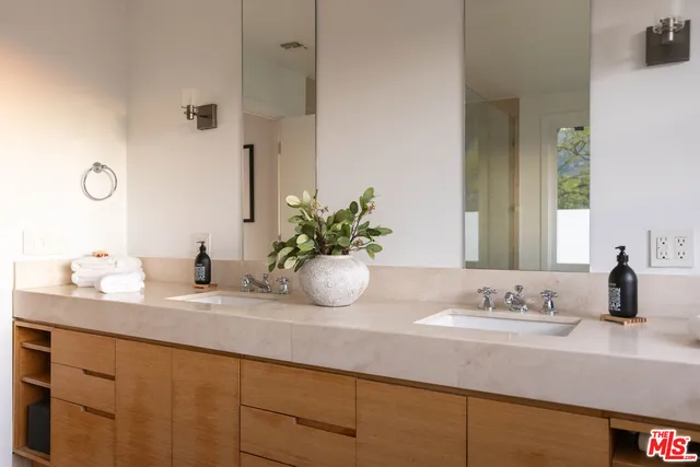 $2,995,000 | 6300 Mulholland Highway, Los Angeles, CA 90068