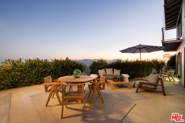 $2,995,000 | 6300 Mulholland Highway, Los Angeles, CA 90068