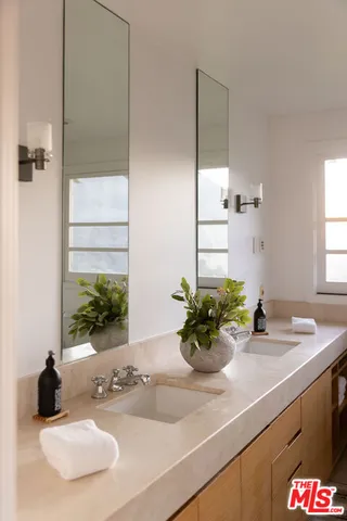 $2,995,000 | 6300 Mulholland Highway, Los Angeles, CA 90068