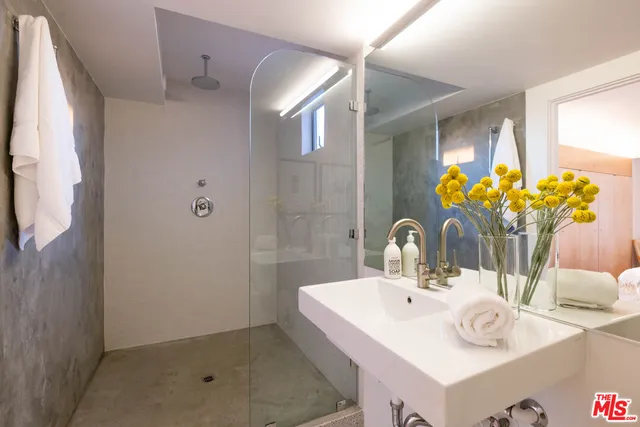 $2,995,000 | 6300 Mulholland Highway, Los Angeles, CA 90068