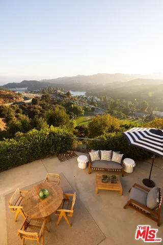 $2,995,000 | 6300 Mulholland Highway, Los Angeles, CA 90068