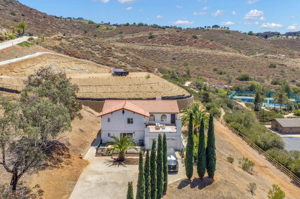 9130 Shadow Hill Road Santee, CA 92071 - Photo 5 of 55