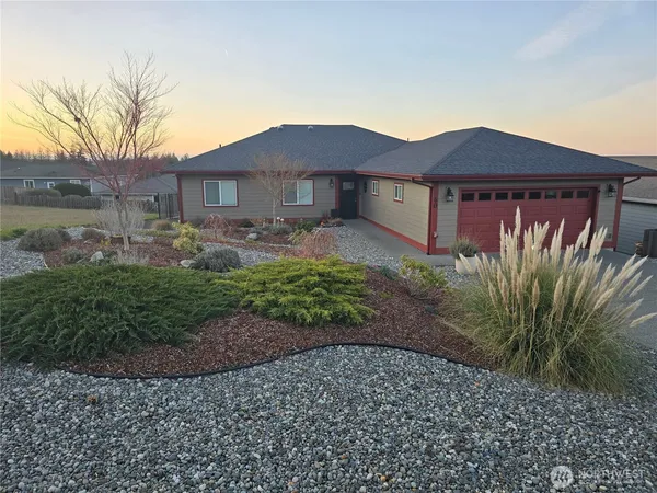 $685,000 | 40 Topaz Way, Sequim, WA 98382