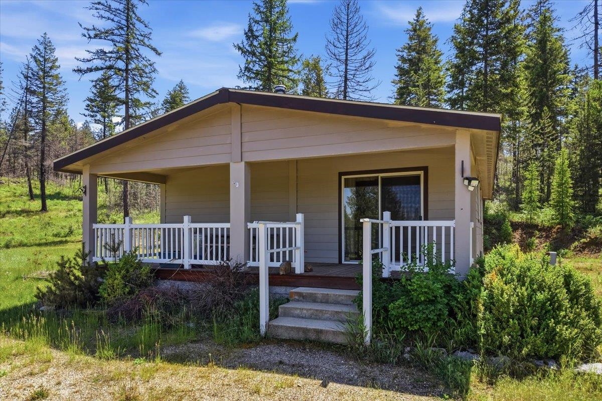 15212 East Eistrup Road Elk, WA 99009 - Photo 2 of 31 Gallery Image 2