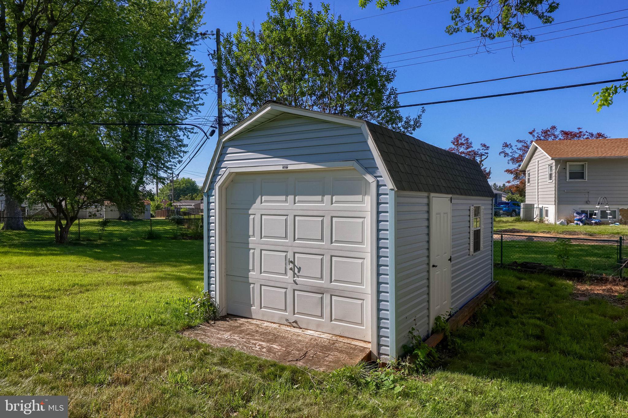 8 Heathglen Road Middletown, PA 17057 - Photo 38 of 40 Storage Shed
