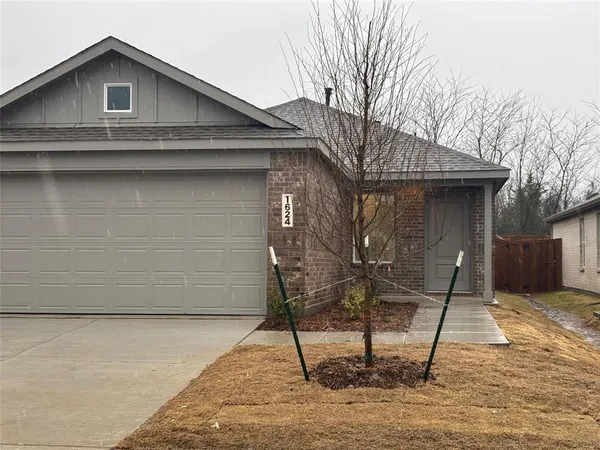 a house view with a outdoor space