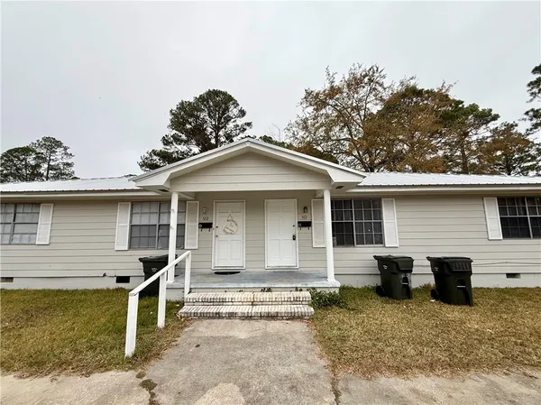 $950 | 512 Beville Street, Unit B, Waycross, GA 31501