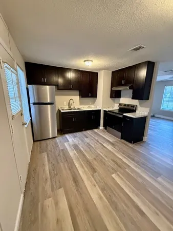 $950 | 512 Beville Street, Unit B, Waycross, GA 31501