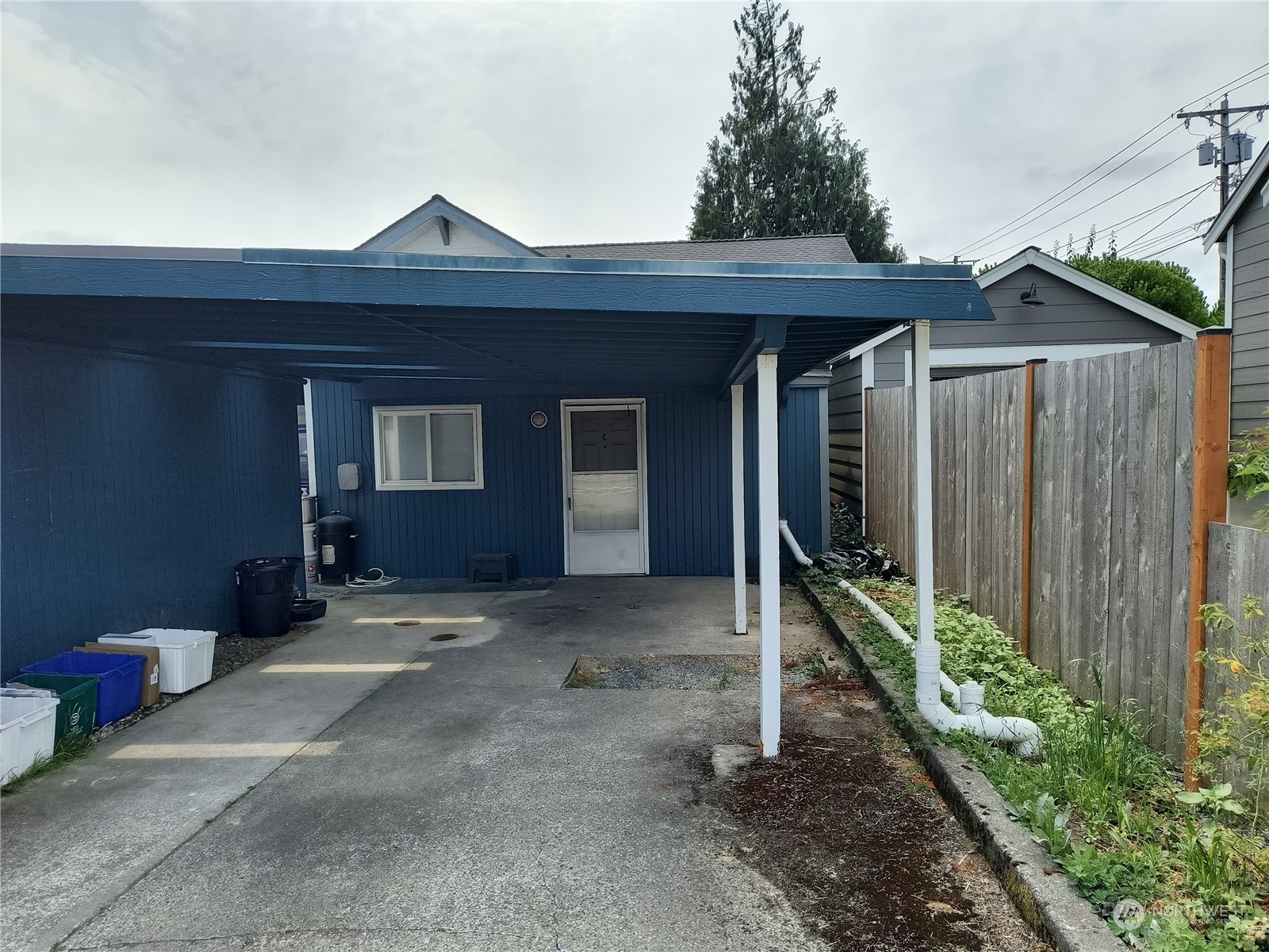 1902 Rockefeller Avenue Everett, WA 98201 - Photo 5 of 17 a view of backyard of the house