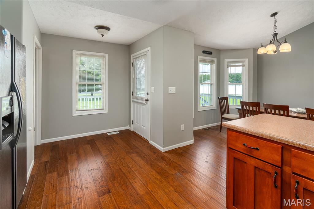 12063 Strawberry Road Carbondale, IL 62901 - Photo 16 of 36