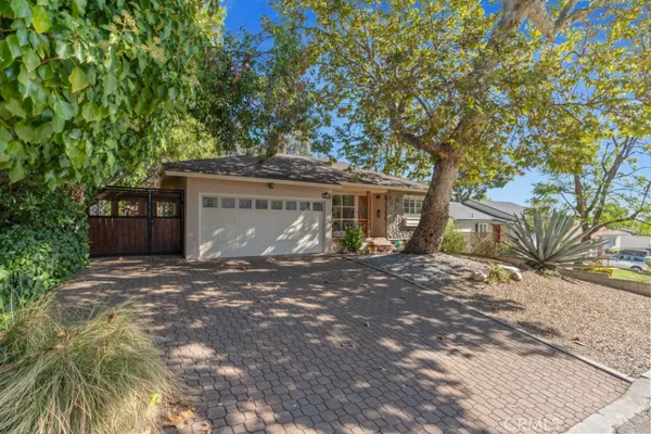 $1,455,000 | 4620 Willalee Avenue, La Crescenta, CA 91214