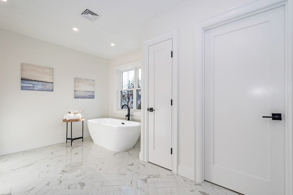 74 Oak Street Lexington, MA 02421 - Photo 21 of 39 Gallery Image 21