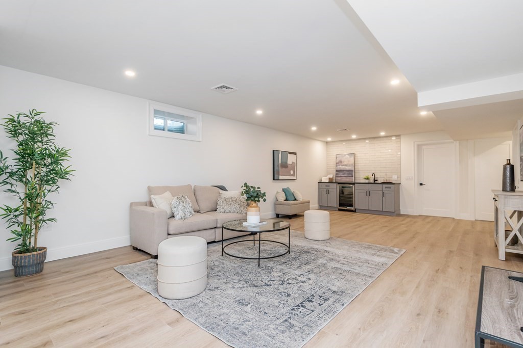 74 Oak Street Lexington, MA 02421 - Photo 29 of 39 Gallery Image 29