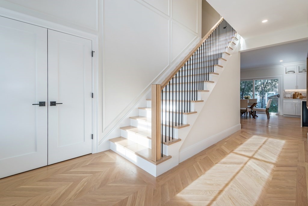 74 Oak Street Lexington, MA 02421 - Photo 3 of 39 Gallery Image 3