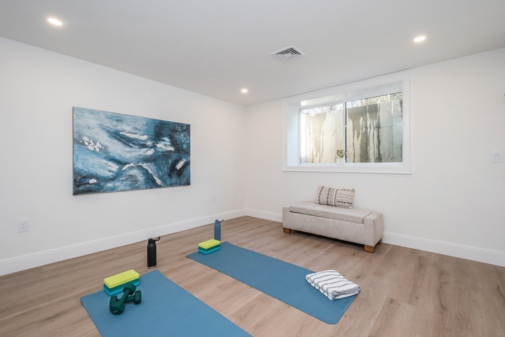 74 Oak Street Lexington, MA 02421 - Photo 31 of 39 Gallery Image 31