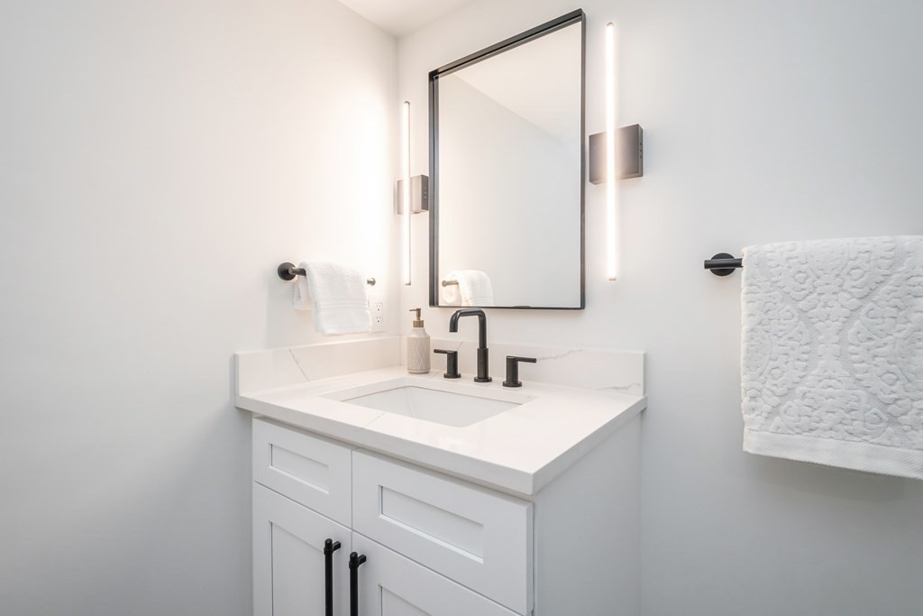 74 Oak Street Lexington, MA 02421 - Photo 32 of 39 Gallery Image 32