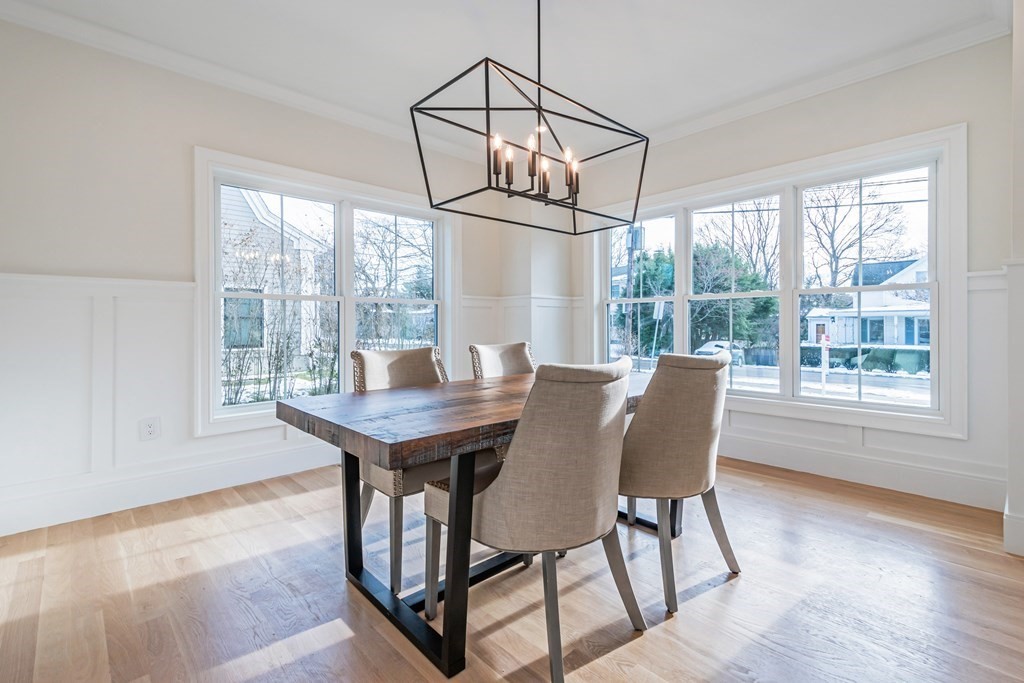 74 Oak Street Lexington, MA 02421 - Photo 4 of 39 Gallery Image 4