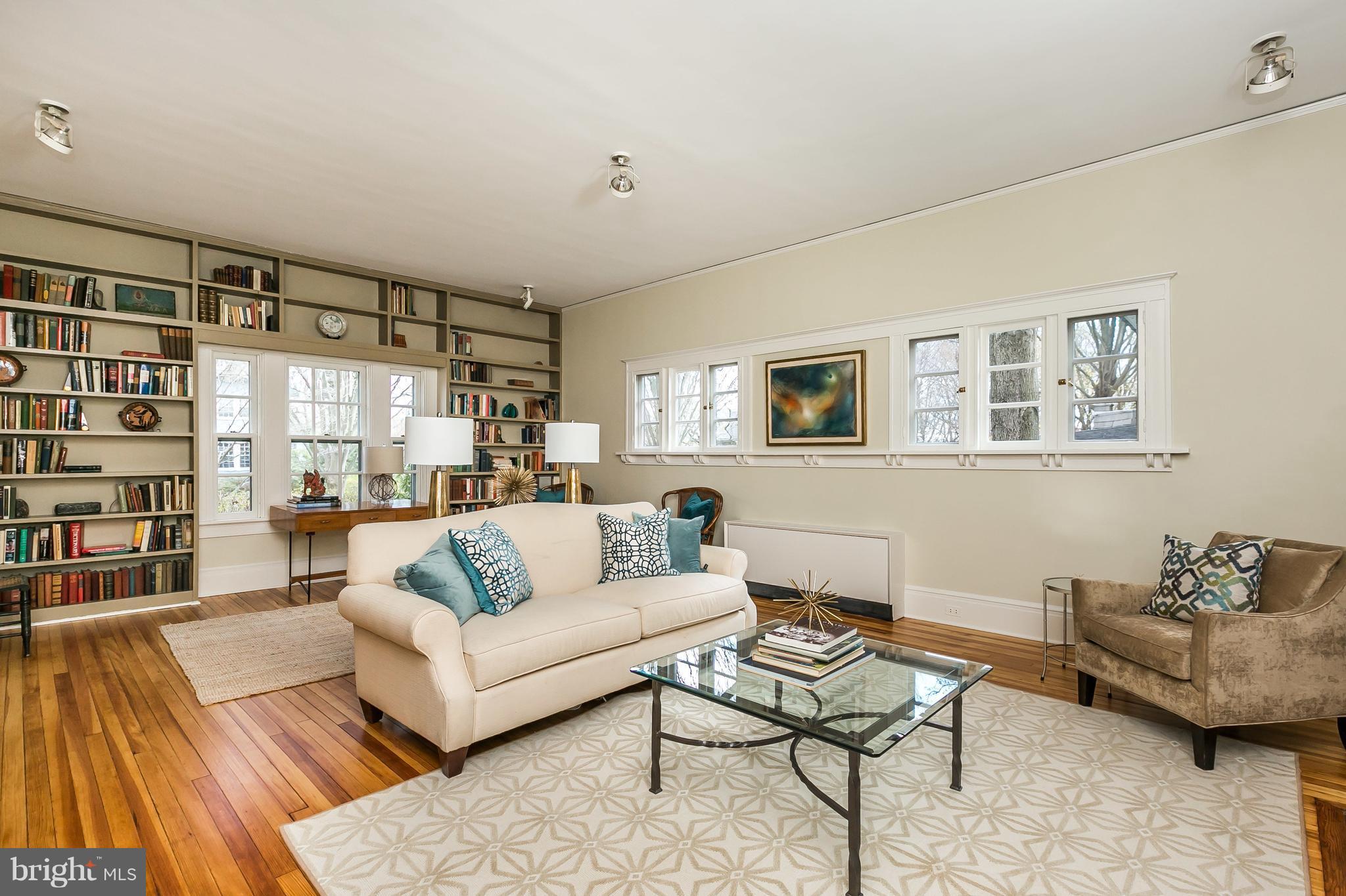 4 Midvale Road Baltimore, MD 21210 - Photo 3 of 30 Living room awash in natural light