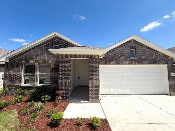 $2,350 | 8516 Dunnstown Drive, Fort Worth, TX 76131