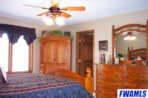 11037 Wheelock Road Fort Wayne, IN 46835 - Photo 6 of 12