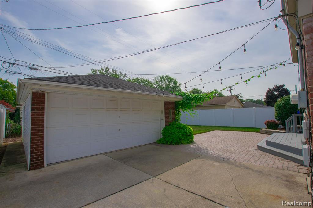 24684 Ridgecroft Avenue Eastpointe, MI 48021 - Photo 58 of 62