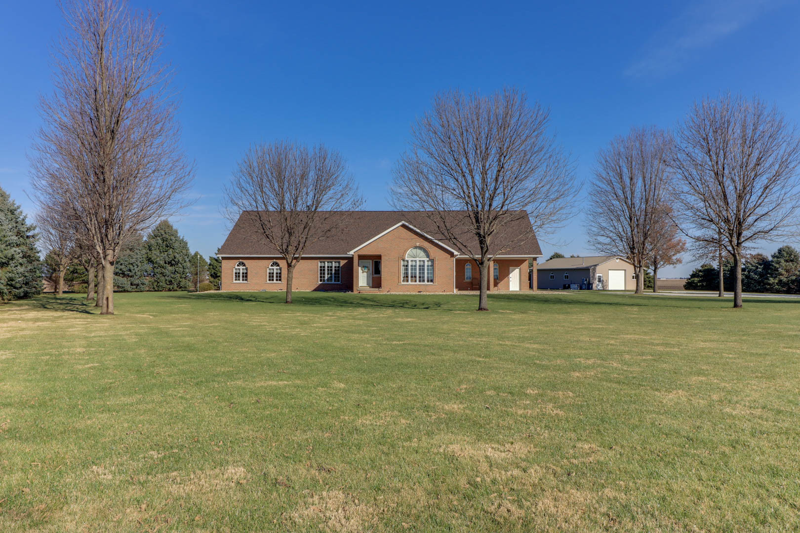 33182 Stringtown Road Minier, IL 61759 - Photo 1 of 55
