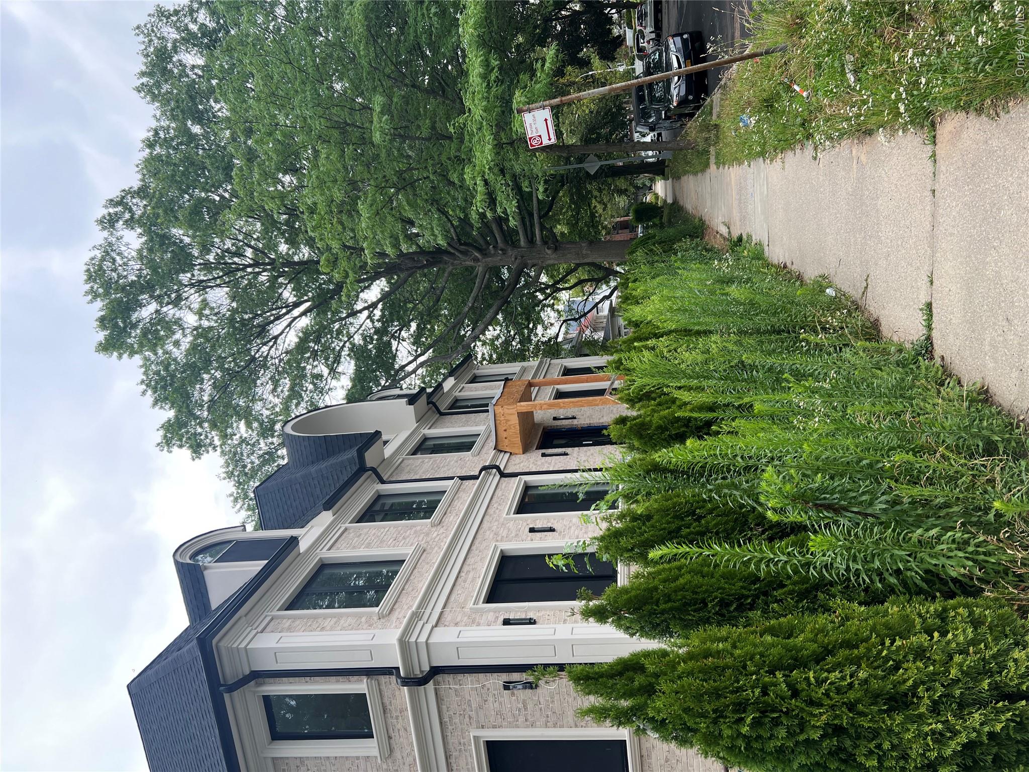 85-07 Abingdon Road Queens, NY 11415 - Photo 2 of 5