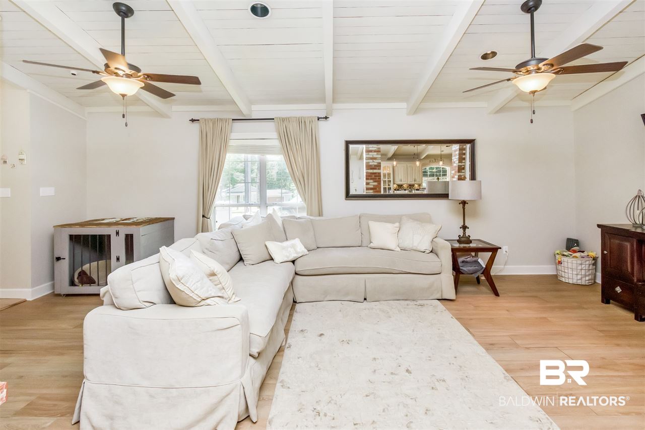 369 Gaines Avenue Mobile, AL 36609 - Photo 5 of 48