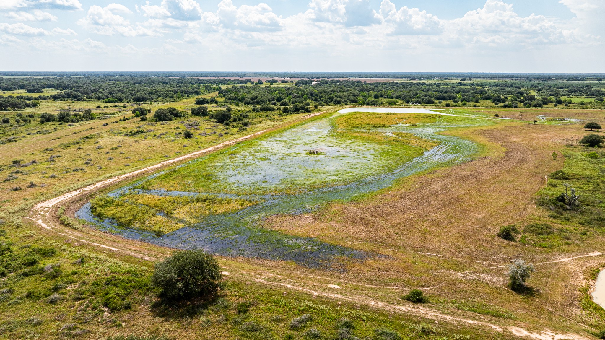 106 Cr 106 Road Rock Island, TX 77470 - Photo 7 of 29 a view of an ocean and beach