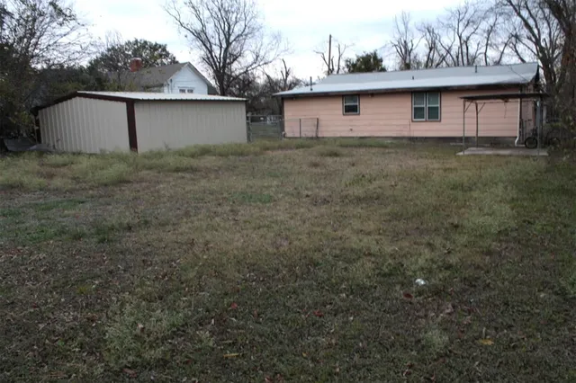 $72,000 | 305 North Travis Street, Comanche, TX 76442