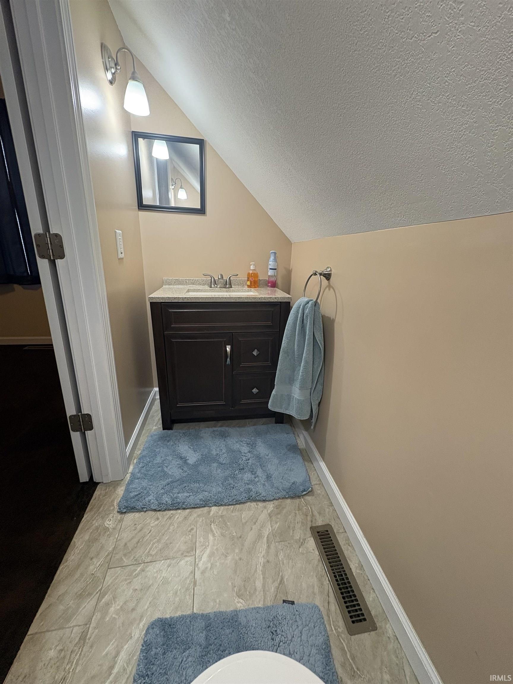 323 Fulton Avenue Rochester, IN 46975 - Photo 10 of 10 Gallery Image 10