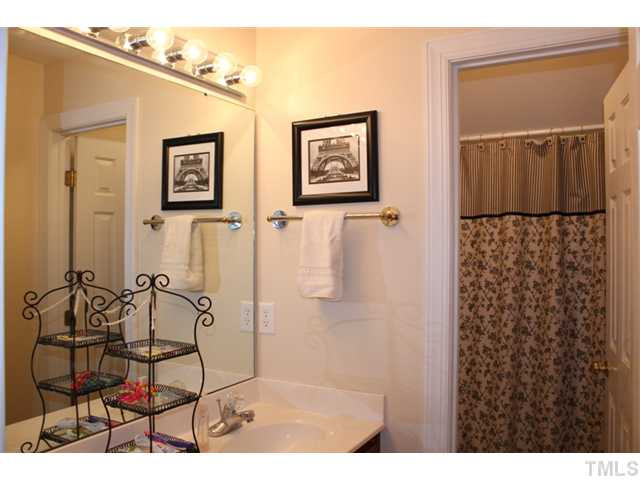 5101 Bartons Enclave Lane Raleigh, NC 27613 - Photo 19 of 25 Bathroom