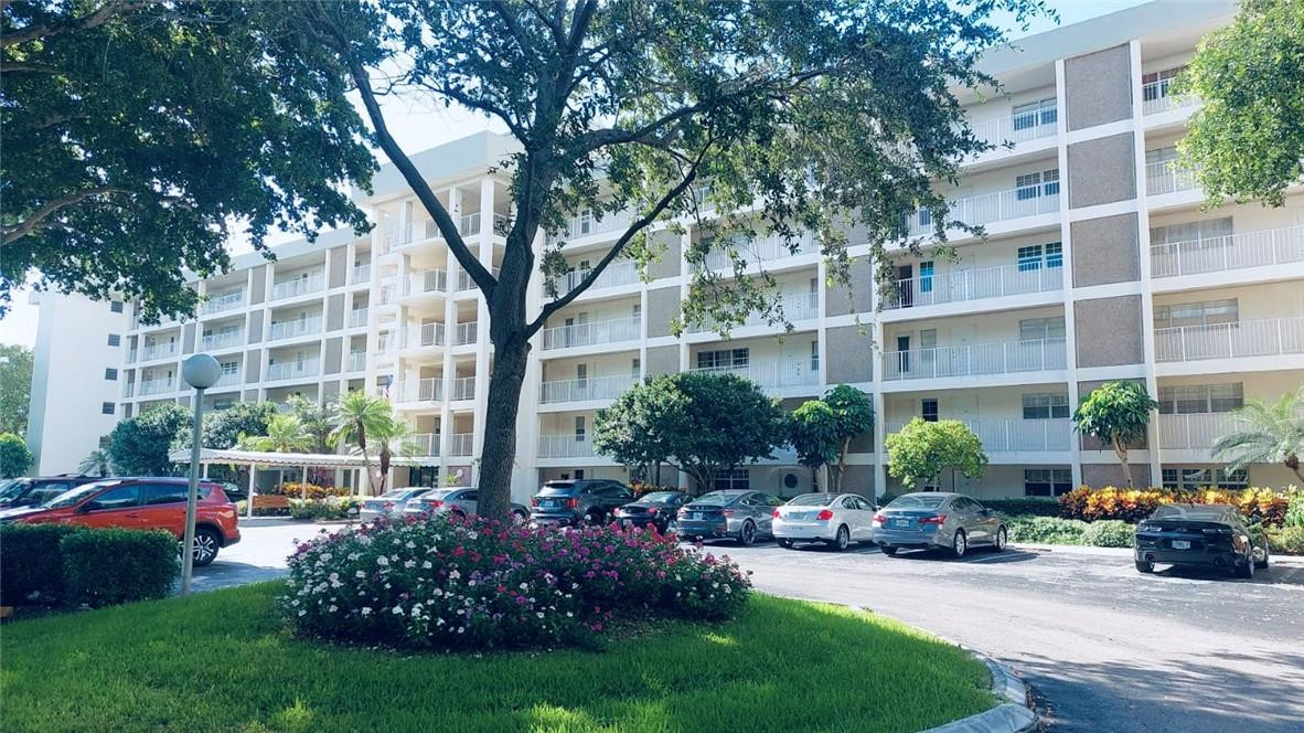 3100 North Course Lane, Unit 103 Pompano Beach, FL 33069 - Photo 3 of 21 Photo 3