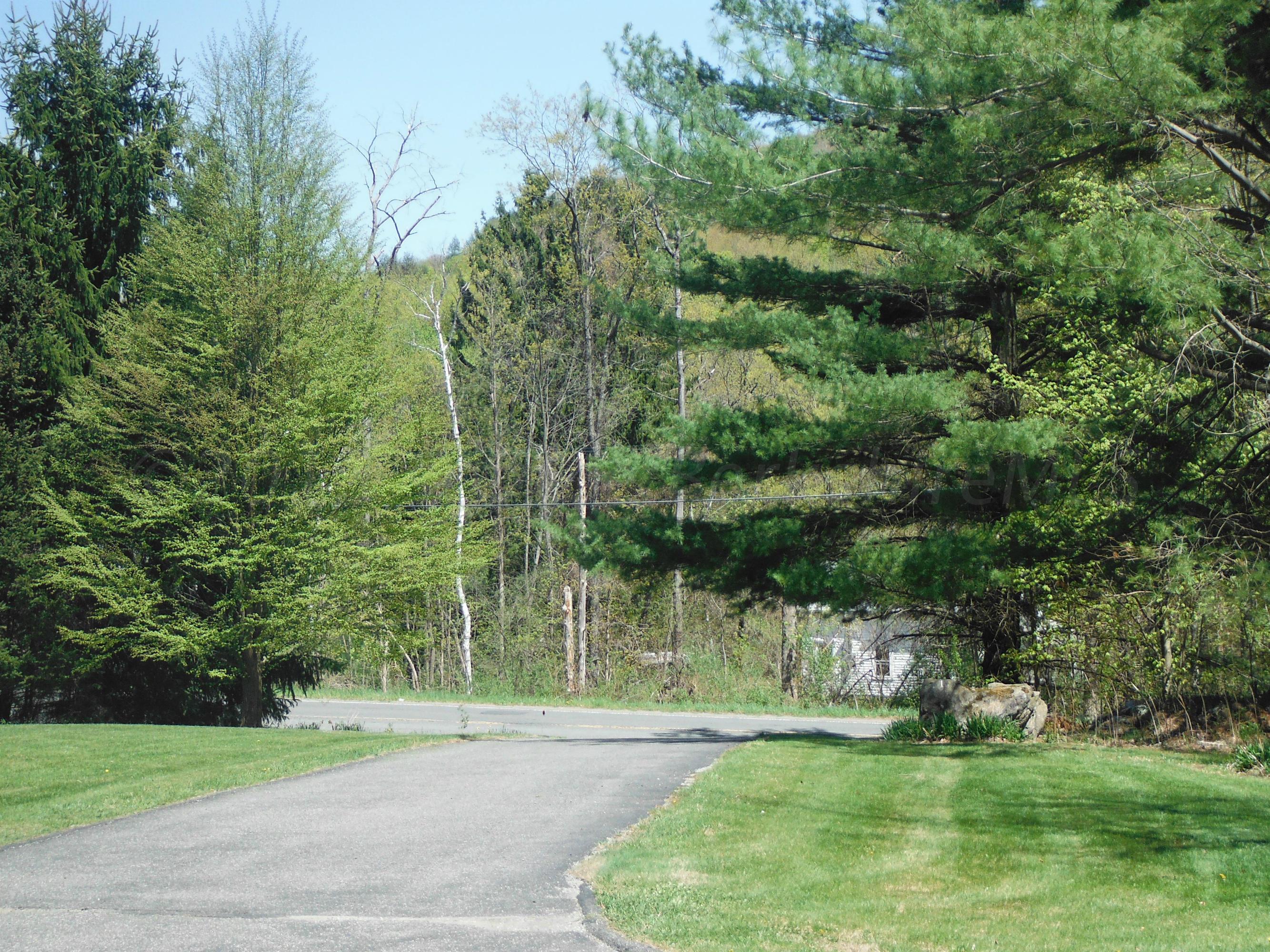 56 Glendale Road Stockbridge, MA 01236 - Photo 5 of 13 Entrance