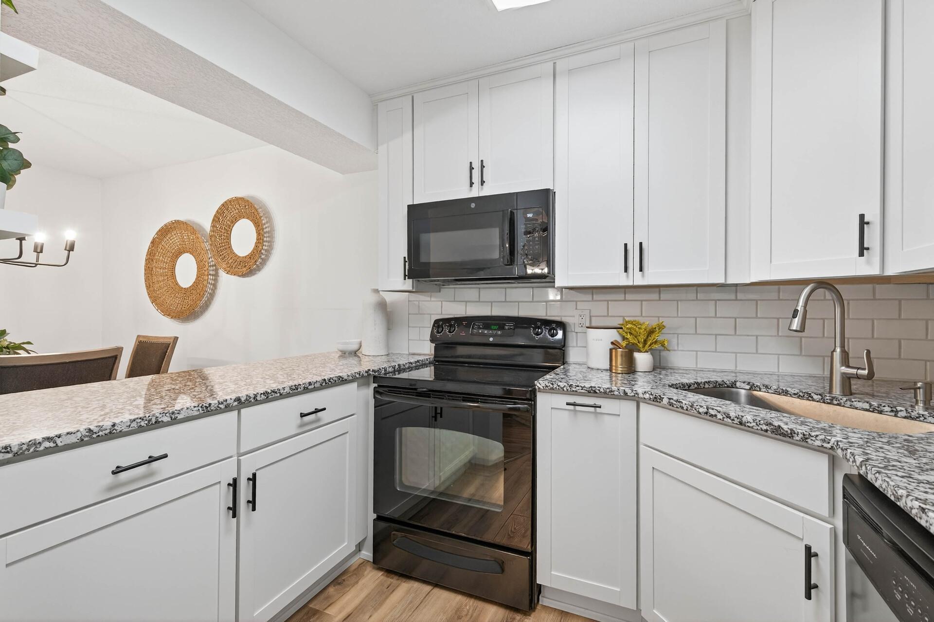 2010 Ridge Drive, Unit 13 St. Louis Park, MN 55416 - Photo 9 of 38