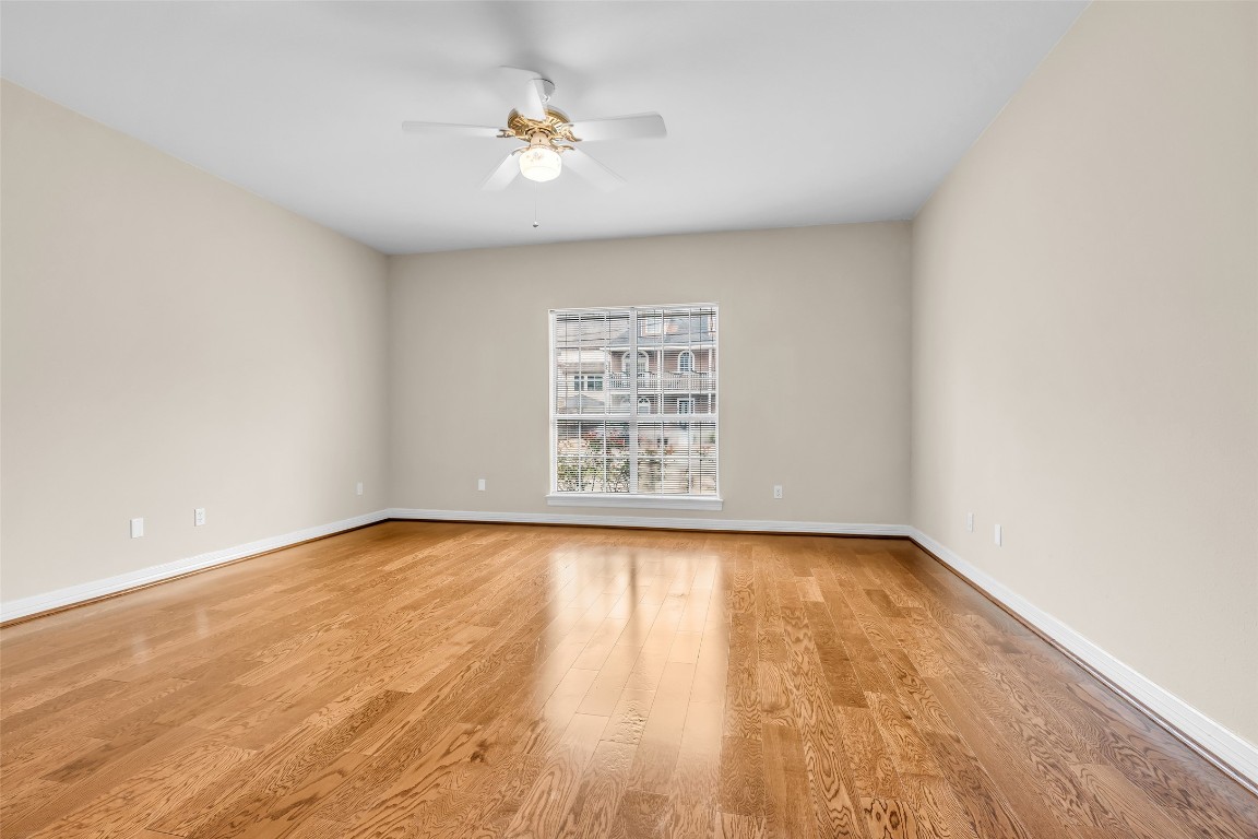 4123 Drake Street Houston, TX 77005 - Photo 17 of 39 Spacious First Floor Primary Bedroom