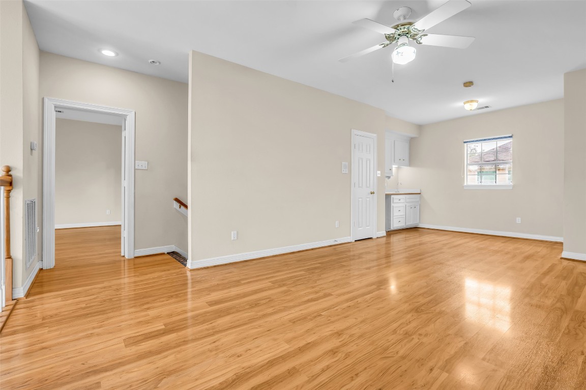 4123 Drake Street Houston, TX 77005 - Photo 28 of 39 2nd Floor Game Room