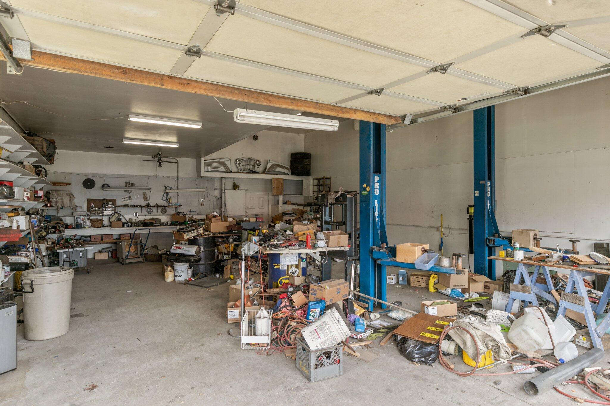 966 Gilman Road Medford, OR 97504 - Photo 29 of 30 a view of a storage room with racks