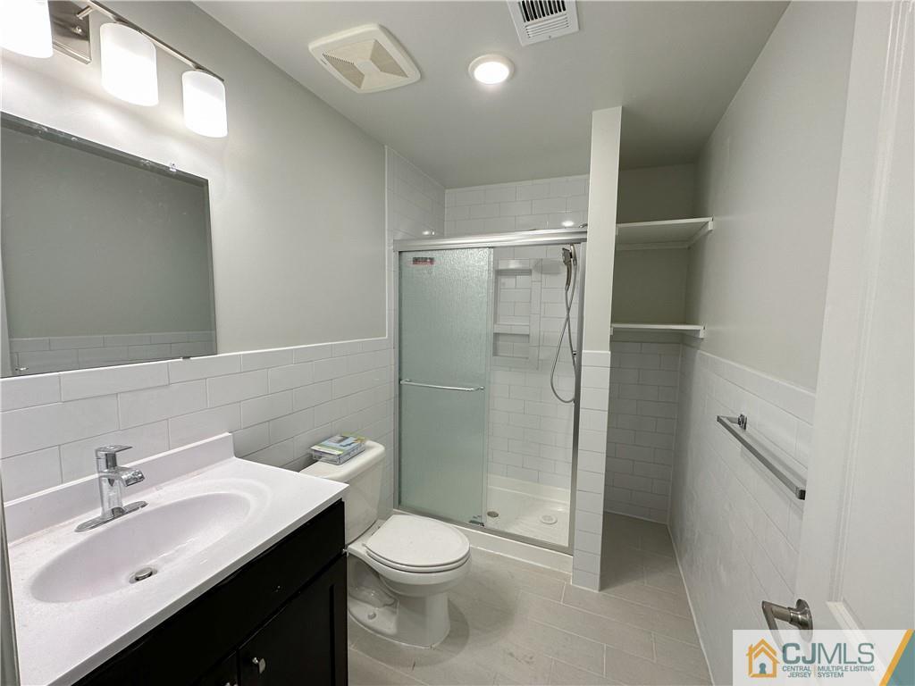 3606 Hana Road Edison, NJ 08817 - Photo 16 of 27