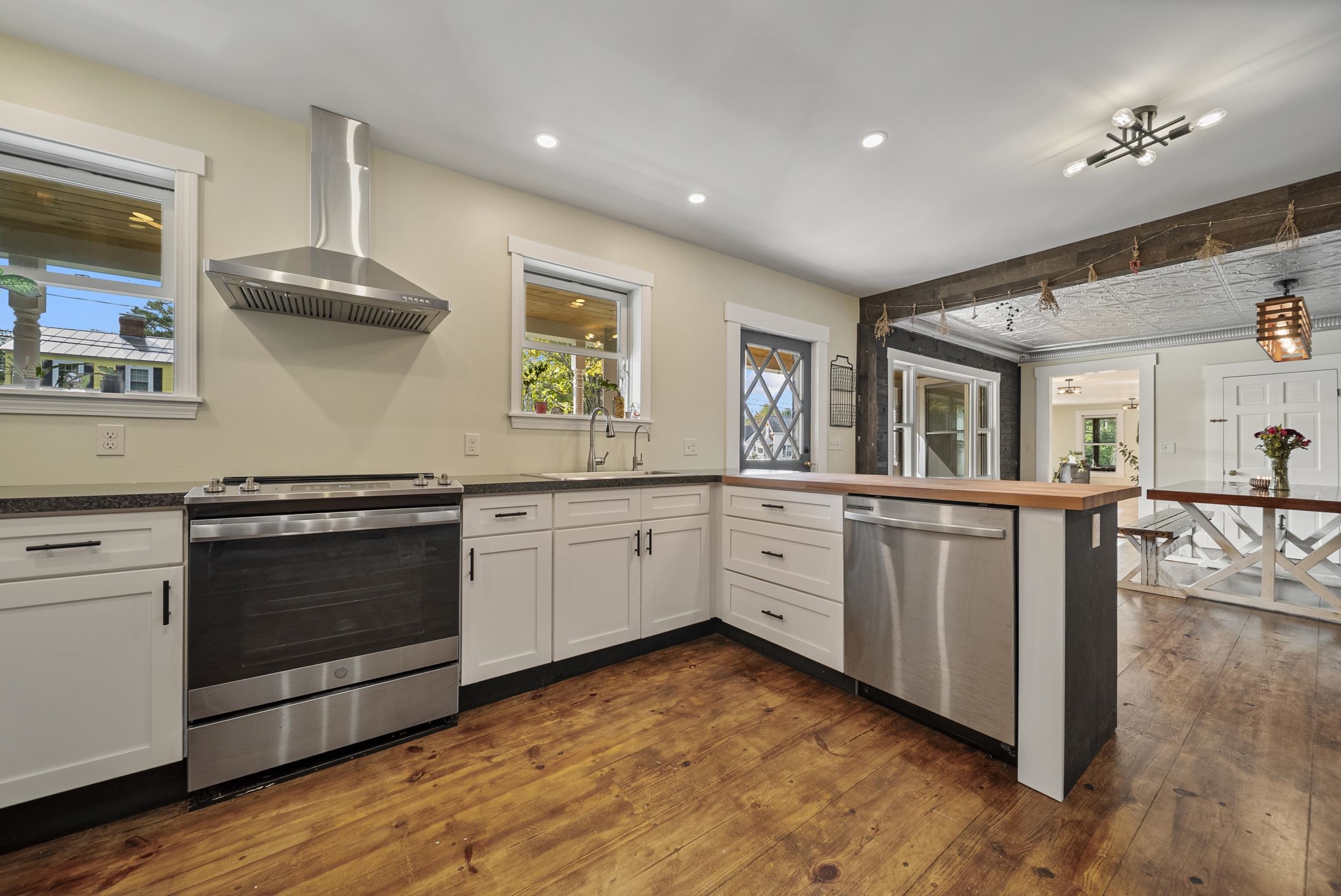 526 Page Road Bow, NH 03304 - Photo 5 of 51