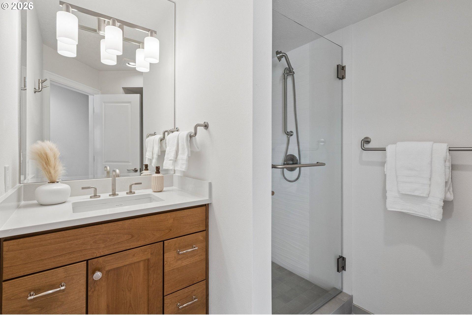 13401 Southwest Mountain Ridge Court Portland, OR 97224 - Photo 35 of 48 Bathroom