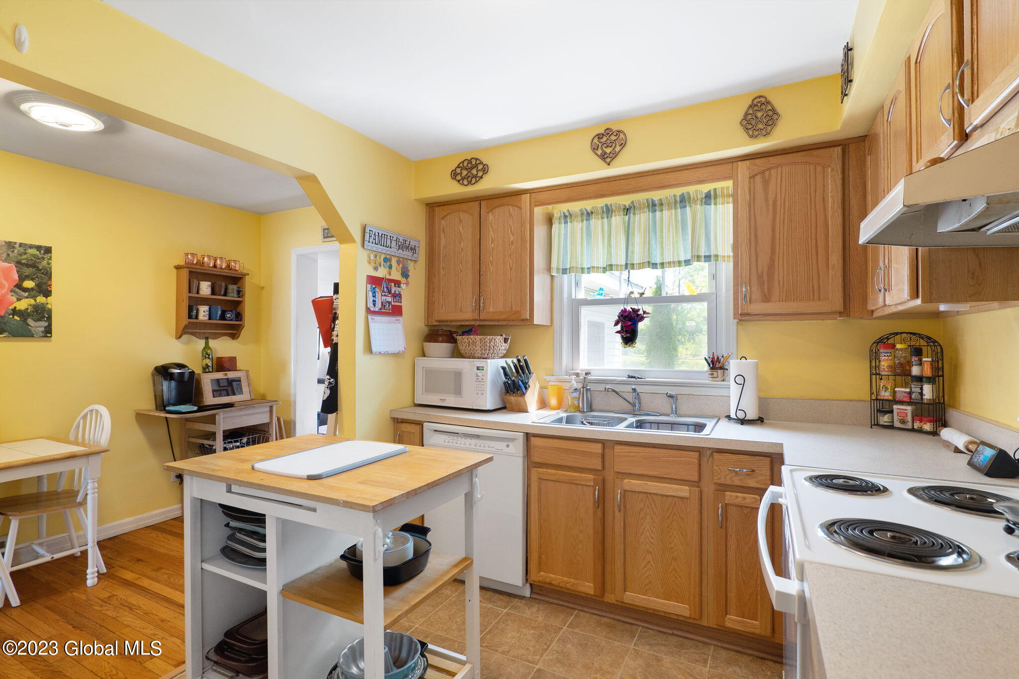 300 Nimitz Road Schenectady, NY 12304 - Photo 15 of 56 15-web-or-mls-300NimitzRd_15